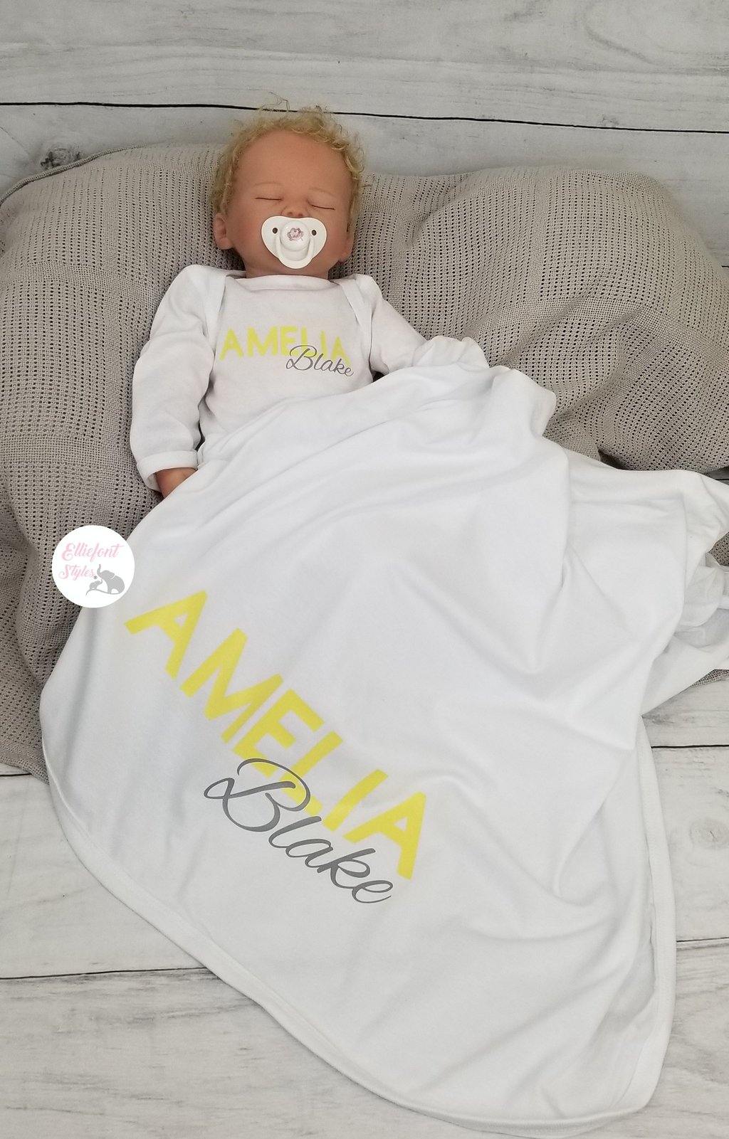 Personalized Baby Gift - Coming Home Outfit - Elliefont Styles