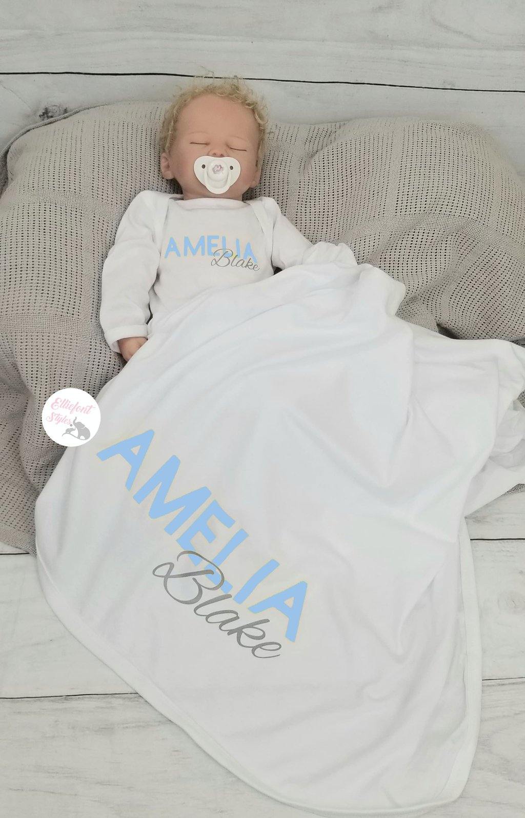 Personalized Baby Gift - Coming Home Outfit - Elliefont Styles