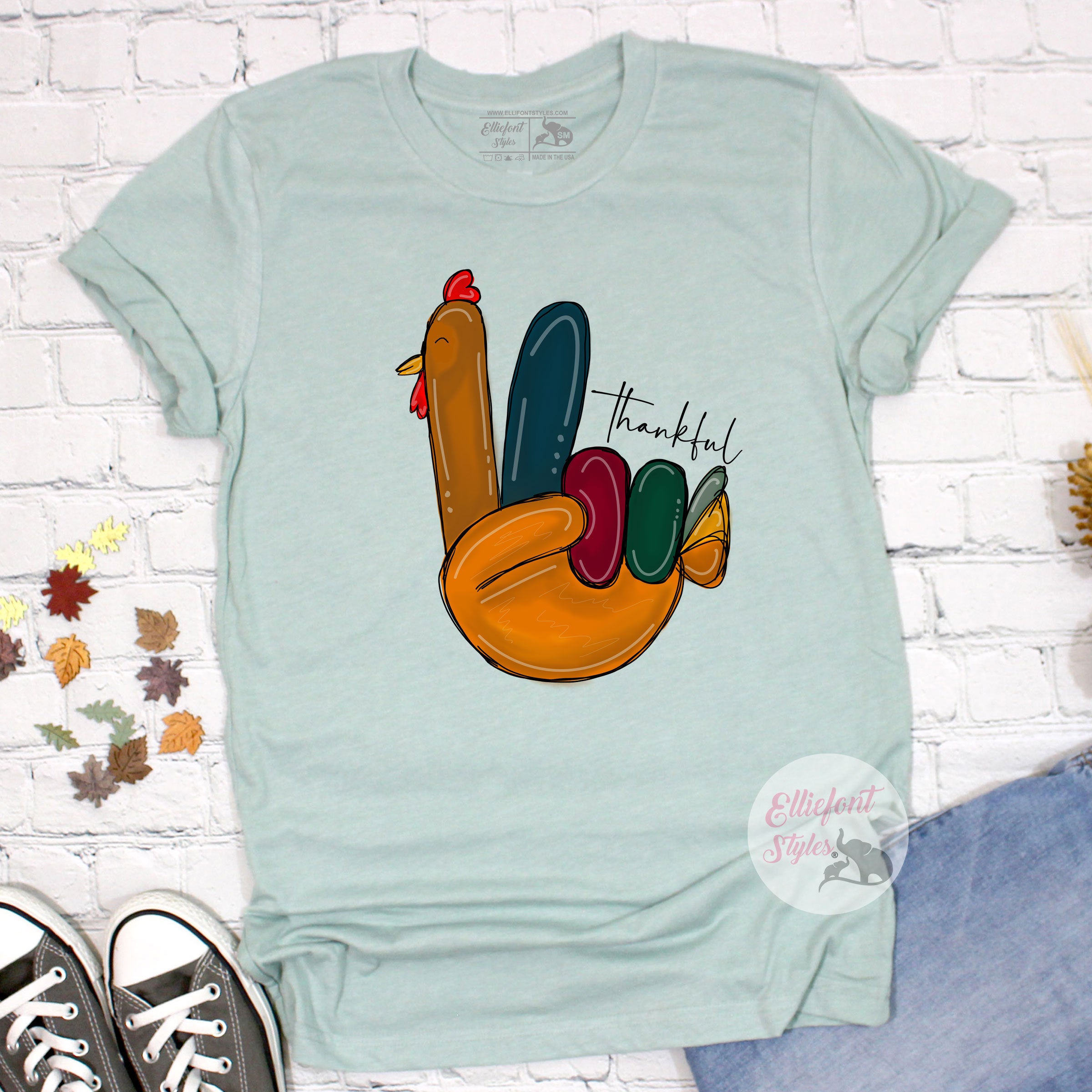 turkey handprint graphic tee for holiday family gatherings